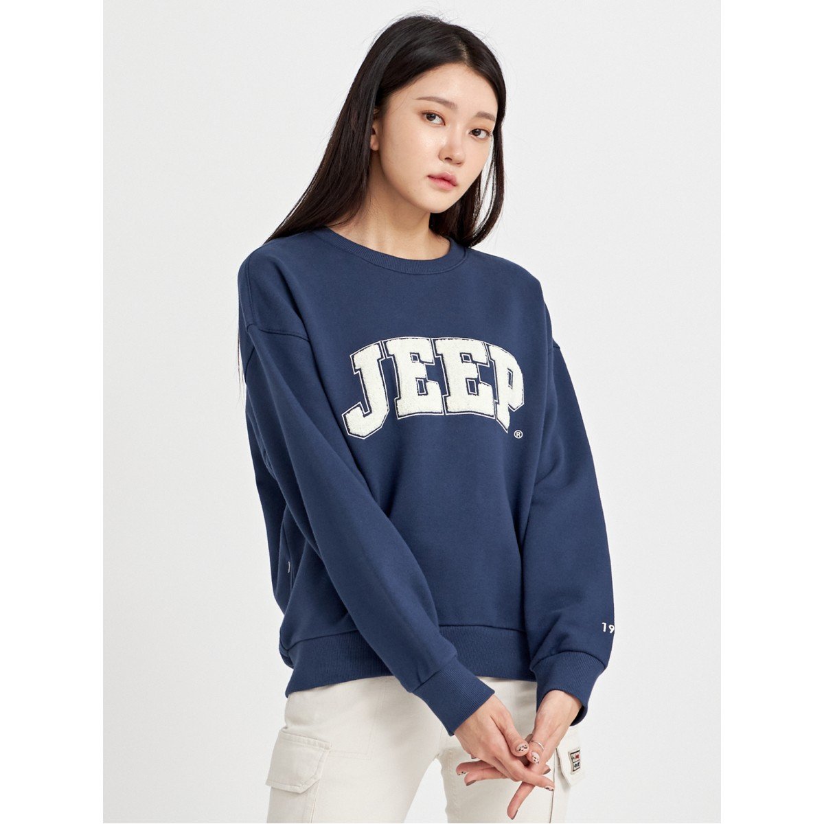 割引一掃 JEEP(光州新世界)女性ブクロゴマンツーマンTシャツ(JM3TSF839 割引一掃 JEEP(光州新世界)女性ブクロゴマンツーマンTシャツ(JM3TSF839
